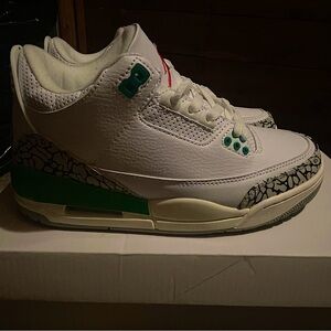Nike White and Green Sneakers